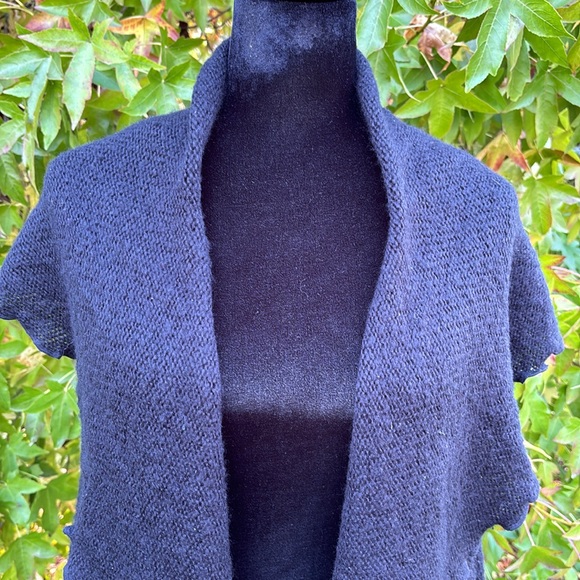 Island Tribe Sleeveless Wrap - Picture 3 of 14